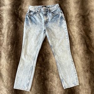 Abercrombie High Rise mom jean 2/26 EUC